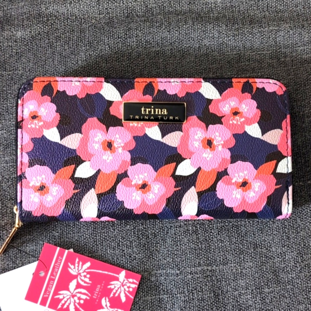 Trina Turk Zip Around Wallet in Floral Print ( all Over Narcissus), 7.5x4x1" - Picture 3 of 5